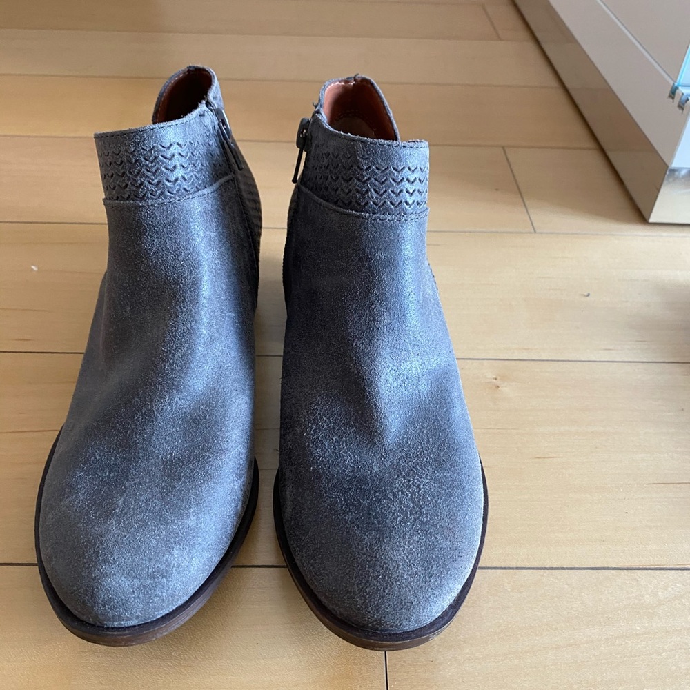 Lucky Brand Grey booties